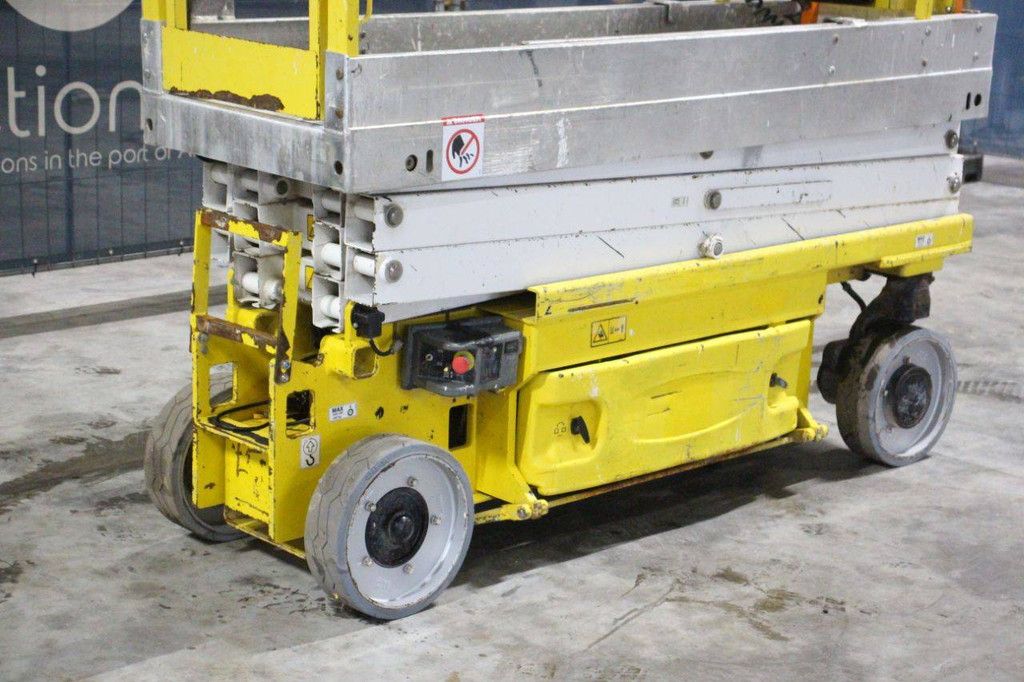 Scherenbühne JLG 2030ES Elektrisch 8,10 m 2010