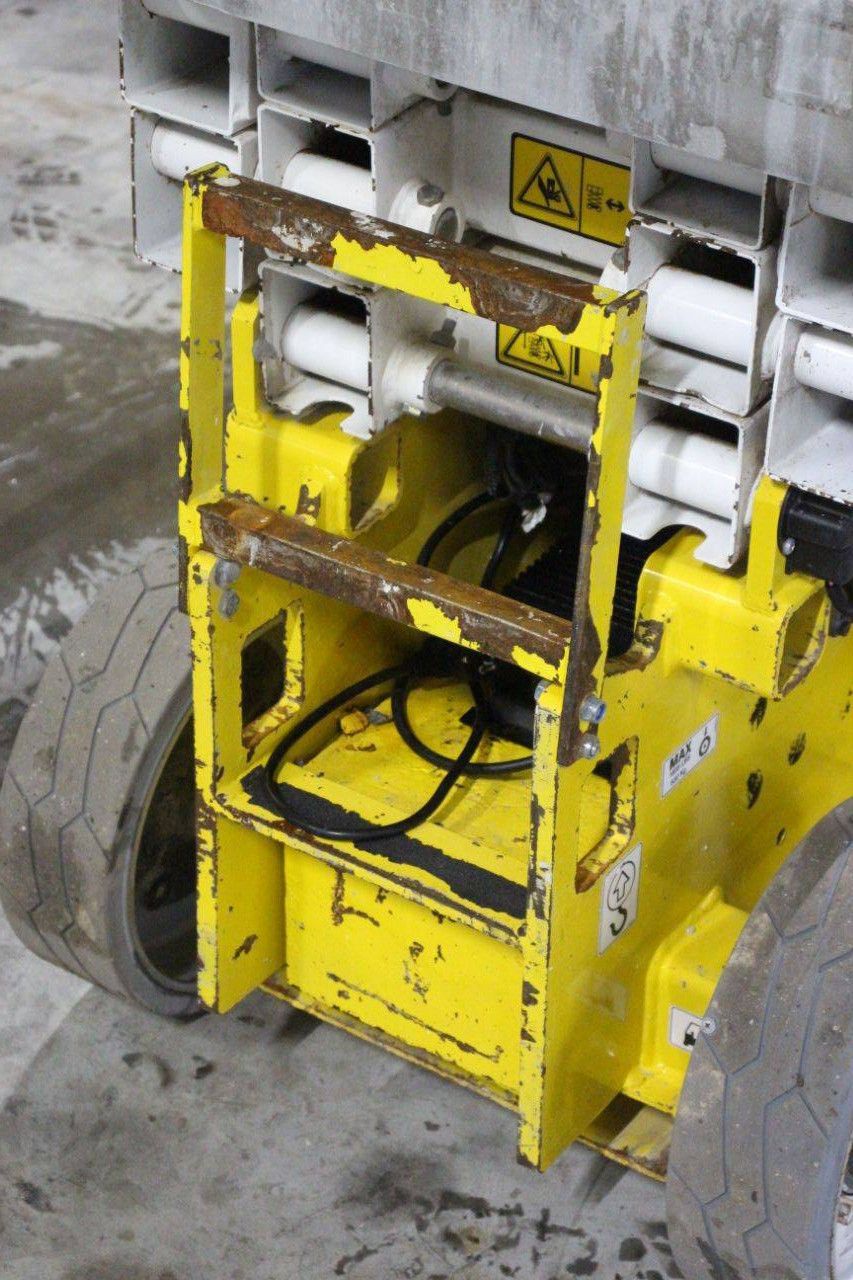 Scherenbühne JLG 2030ES Elektrisch 8,10 m 2010