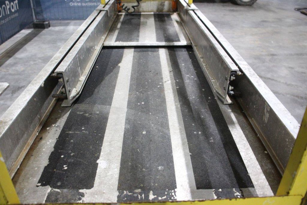 Scherenbühne JLG 2030ES Elektrisch 8,10 m 2010