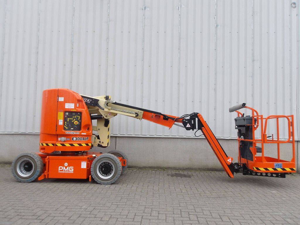 JLG E300AJP Articulated Boom Lift 11.19m Electric 2014