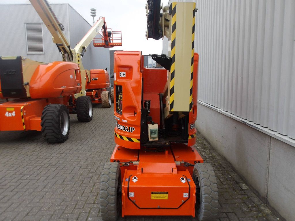 JLG E300AJP Articulated Boom Lift 11.19m Electric 2014