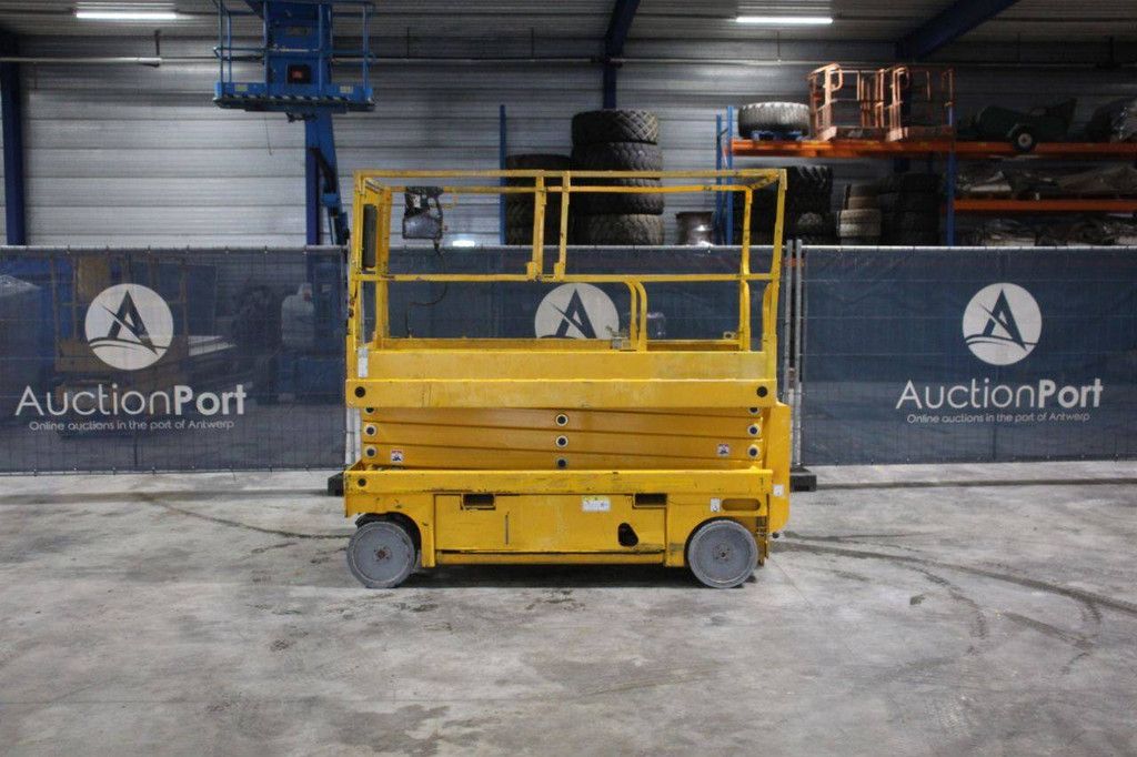 Scherenarbeitsbühne Haulotte COMPACT 10 Electric 10m 2012