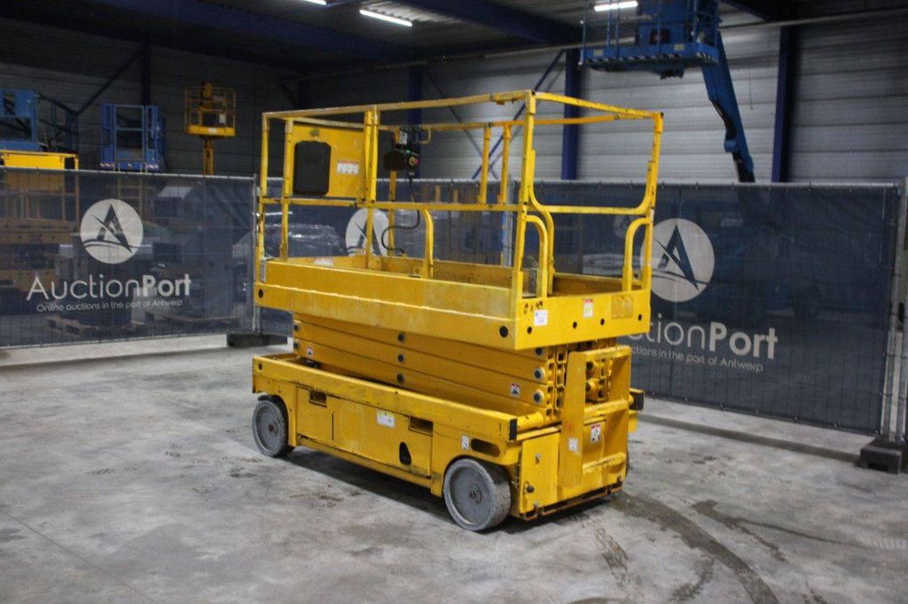 Scherenarbeitsbühne Haulotte COMPACT 10 Electric 10m 2012