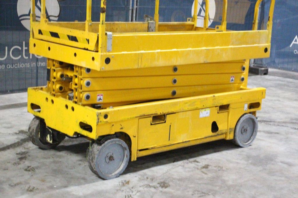 Scherenarbeitsbühne Haulotte COMPACT 10 Electric 10m 2012