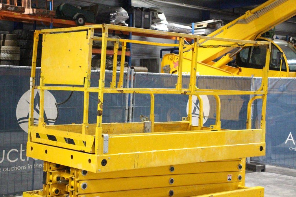 Scherenarbeitsbühne Haulotte COMPACT 10 Electric 10m 2012