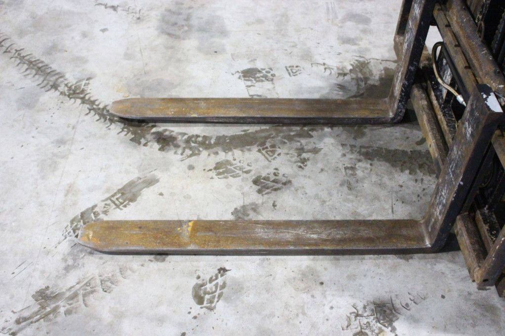 Rough-terrain forklift Manitou MH 25-4 Diesel 2500kg 3.7m 2008