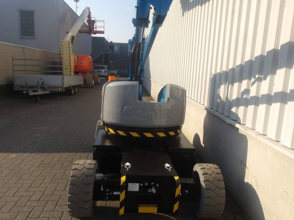 Genie Z-33/18 Gelenkteleskoparbeitsbühne 12 m elektrisch 2015