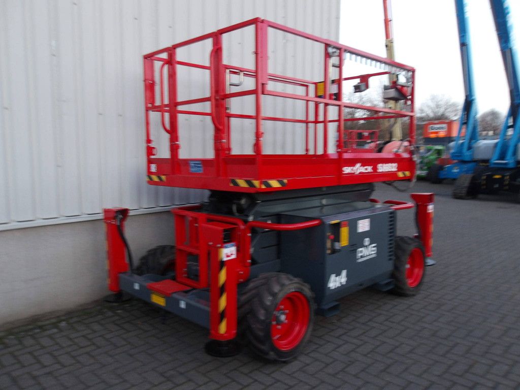 Skyjack SJ6832RT 11.75 Diesel-Scherenarbeitsbühne 2018