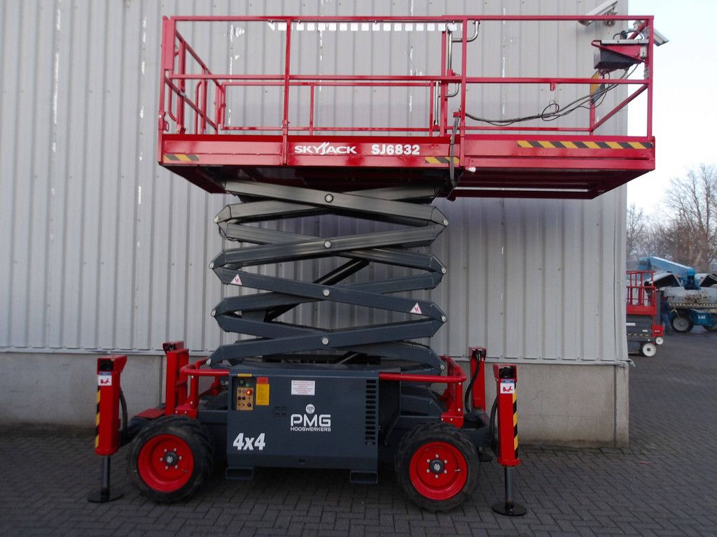 Skyjack SJ6832RT 11.75 Diesel-Scherenarbeitsbühne 2018