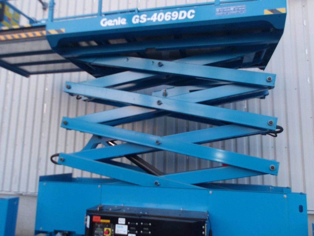 Scissor lift Genie GS-4069DC 14.12m Diesel 2024