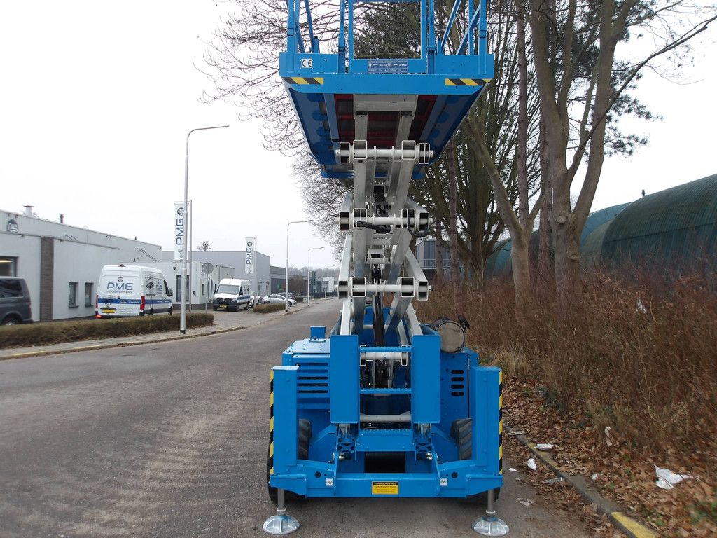 Rough Terrain Scissor Lift Genie GS-4069RT 14.3m Diesel 2017