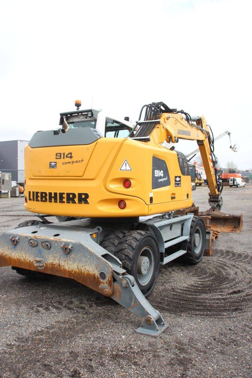 Liebherr A 914 Compact Litronic Diesel Wheel Excavator 2017