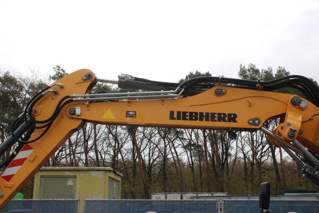 Liebherr A 914 Compact Litronic Diesel Wheel Excavator 2017