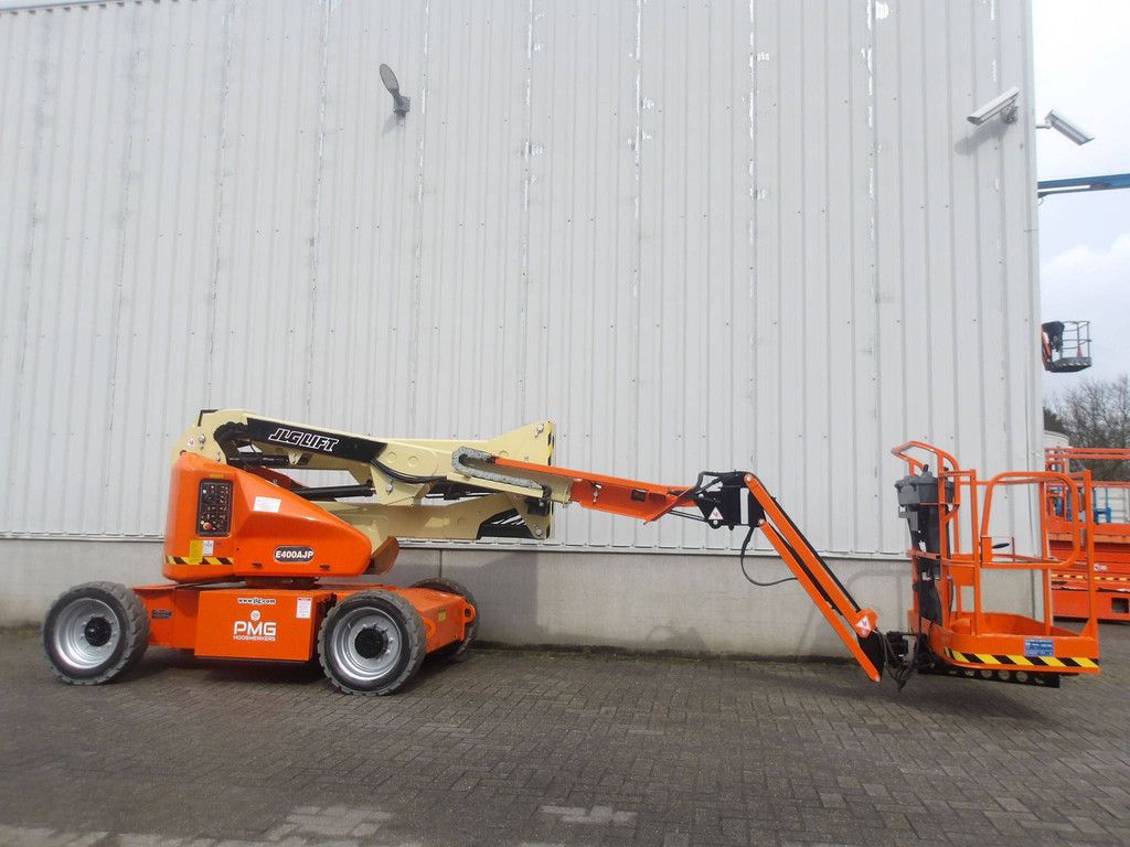 Kniktelescoophoogwerker JLG E400AJPN 14.19m Elektrisch 2014