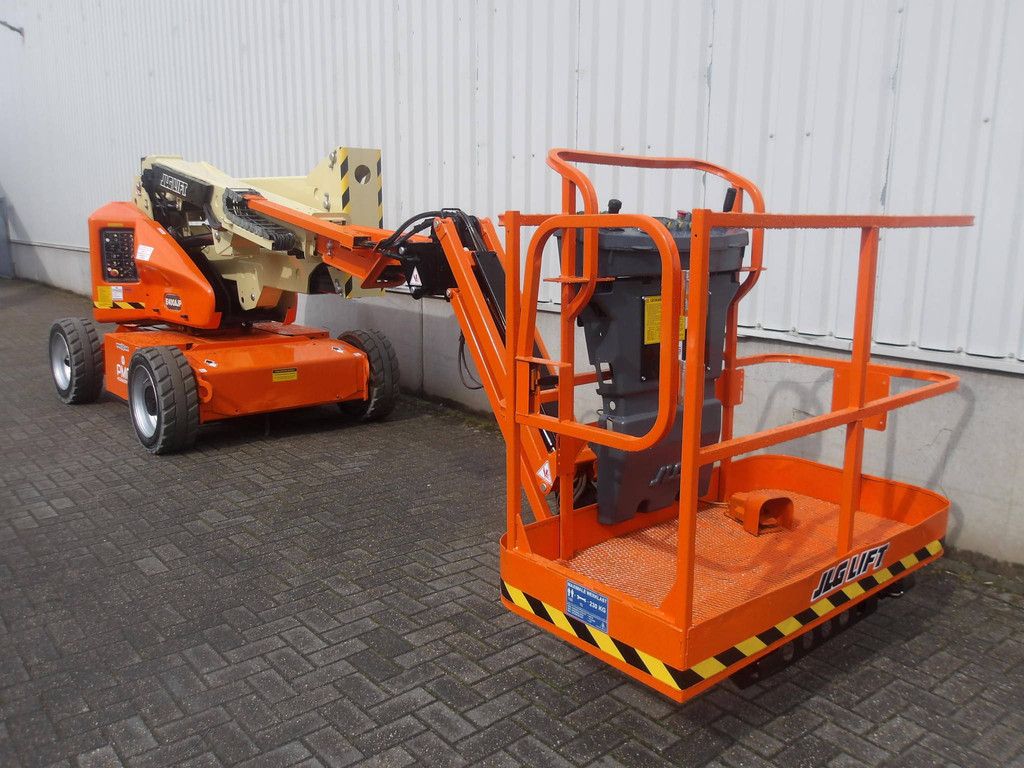 Kniktelescoophoogwerker JLG E400AJPN 14.19m Elektrisch 2014