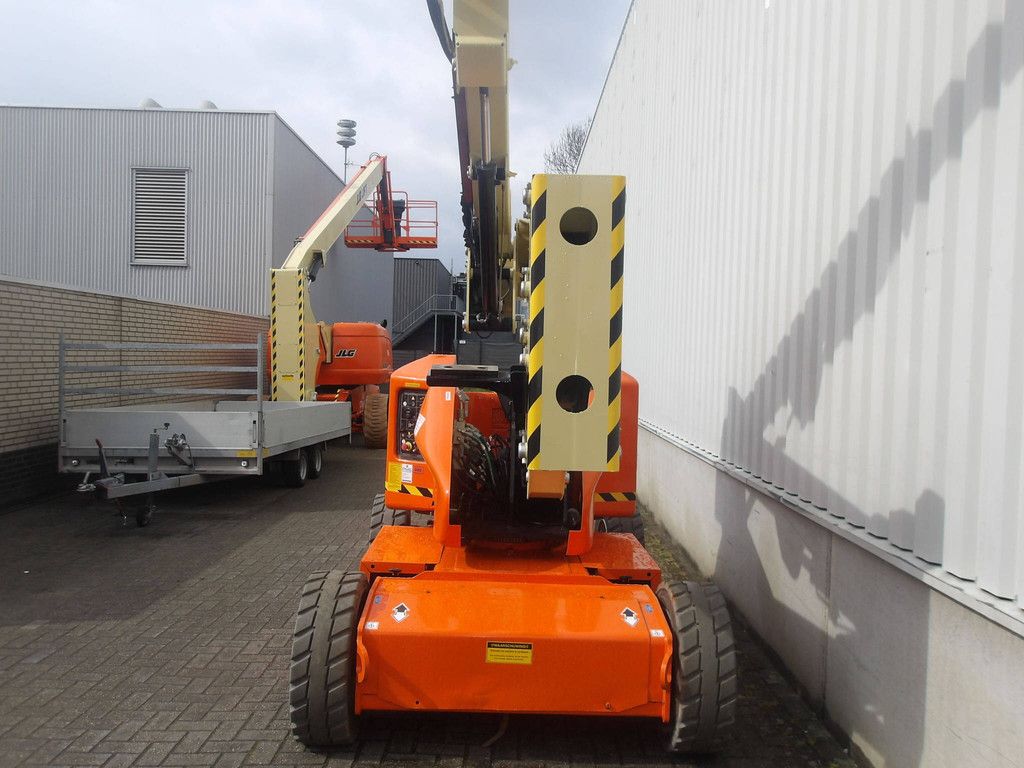 Kniktelescoophoogwerker JLG E400AJPN 14.19m Elektrisch 2014