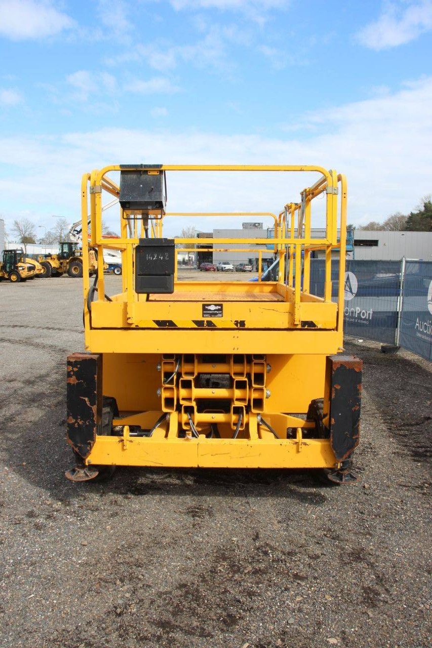 Scherenarbeitsbühne Haulotte H12 SX Diesel 12m 2015