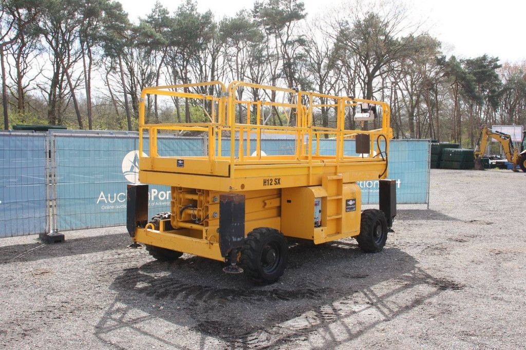 Scherenarbeitsbühne Haulotte H12 SX Diesel 12m 2015