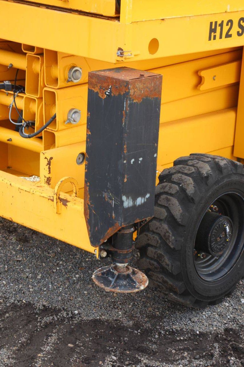 Scherenarbeitsbühne Haulotte H12 SX Diesel 12m 2015