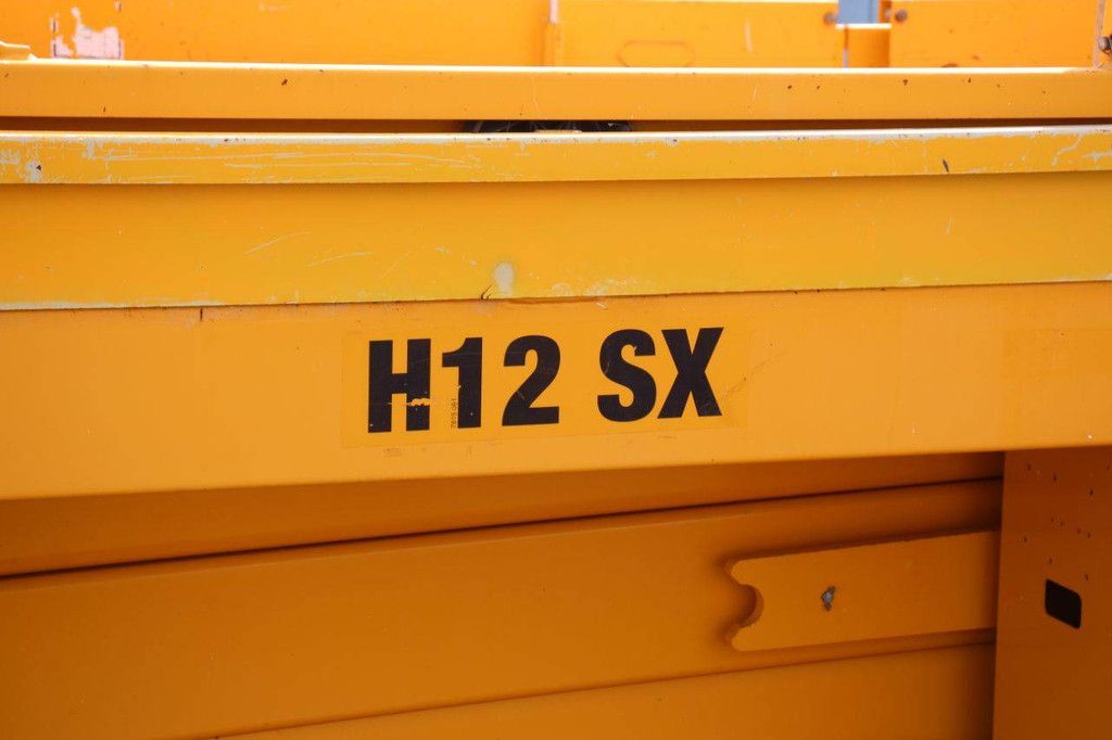 Scherenarbeitsbühne Haulotte H12 SX Diesel 12m 2015