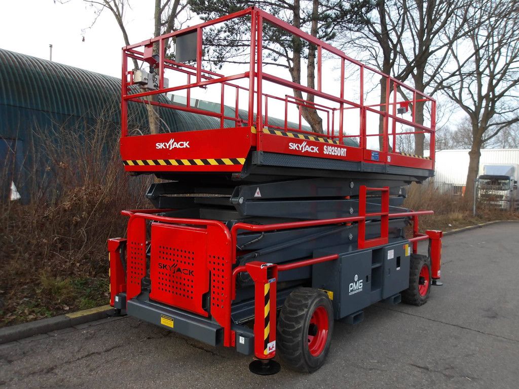 Skyjack SJ9250 Scherenarbeitsbühne 17,24 m Diesel 2015
