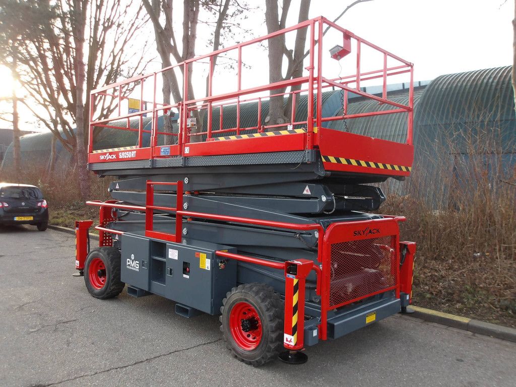 Skyjack SJ9250 Scherenarbeitsbühne 17,24 m Diesel 2015