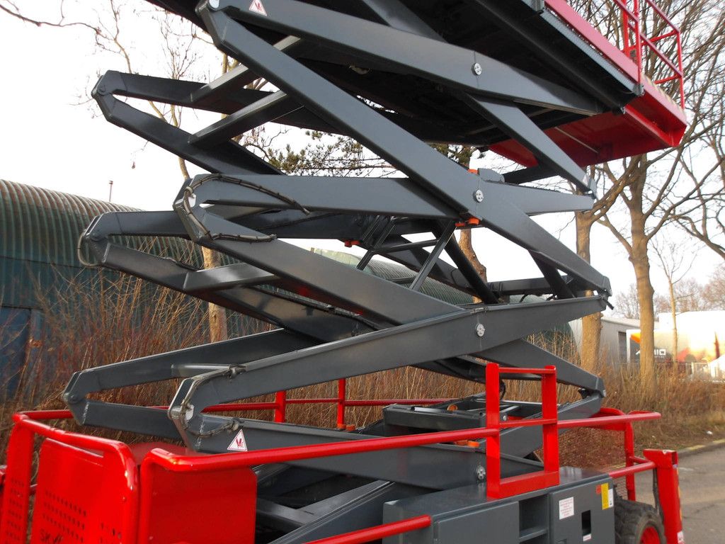 Skyjack SJ9250 Scherenarbeitsbühne 17,24 m Diesel 2015