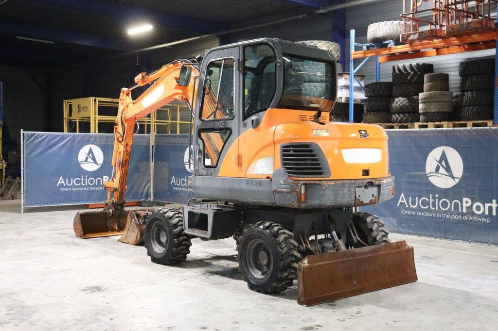 Doosan DX55WK Diesel-Mobilbagger 42,4 kW 2015