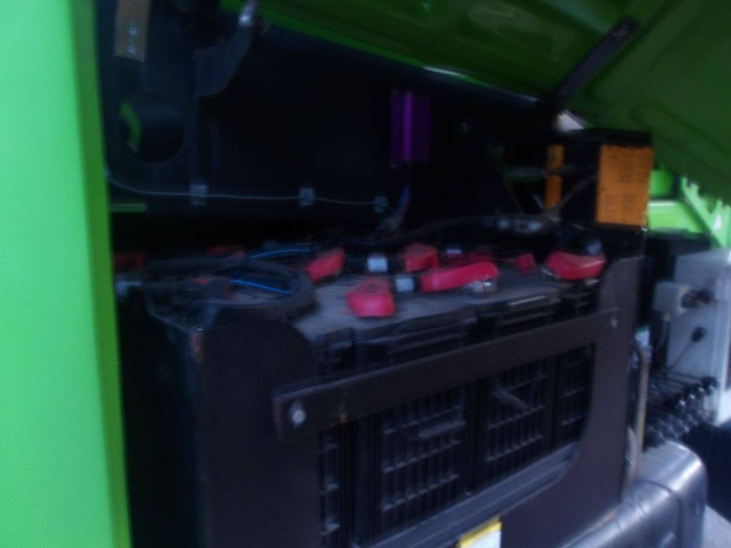 Nifty HR28HYB Hybrid-Gelenkteleskoparbeitsbühne 28 m 2019