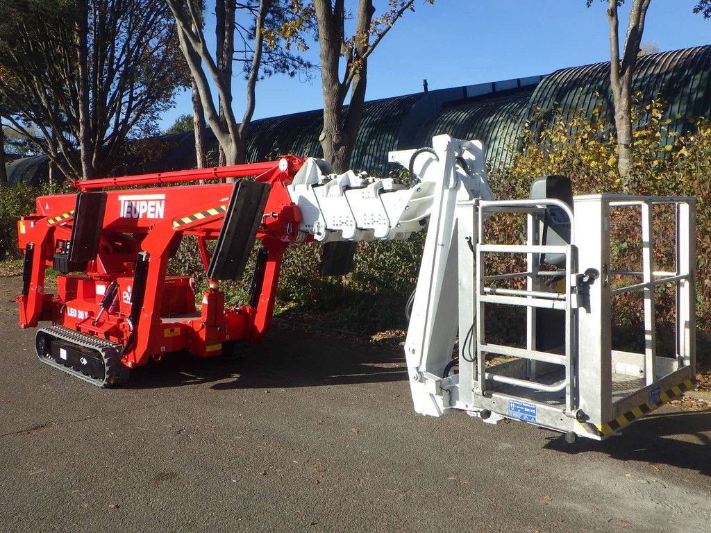 Tracked aerial work platform Teupen Leo30T Bi-energy 30m 2015