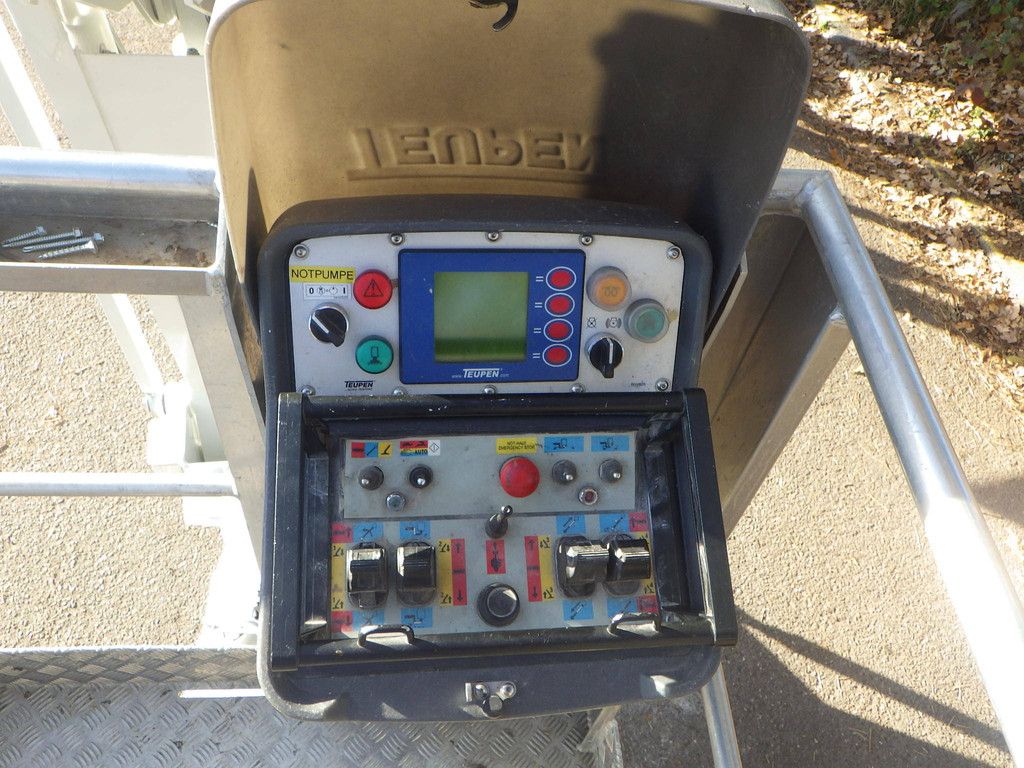 Tracked aerial work platform Teupen Leo30T Bi-energy 30m 2015