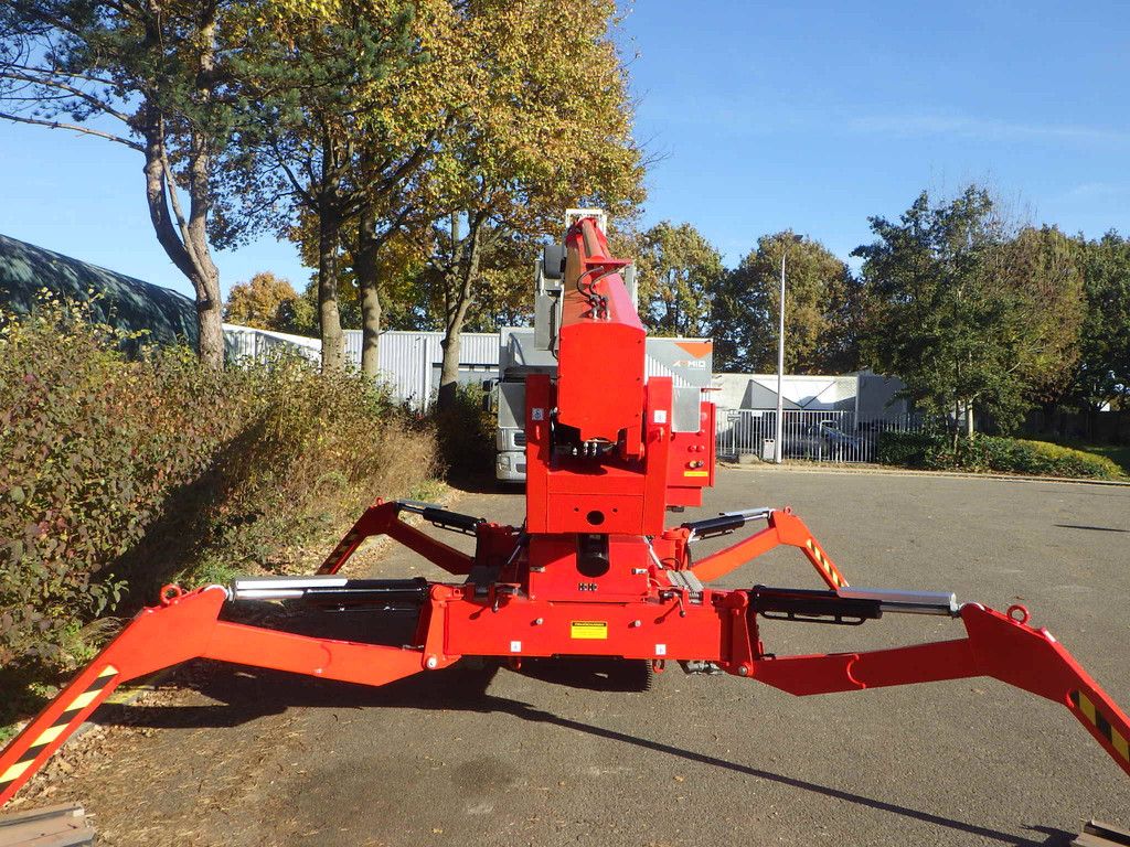 Tracked aerial work platform Teupen Leo30T Bi-energy 30m 2015