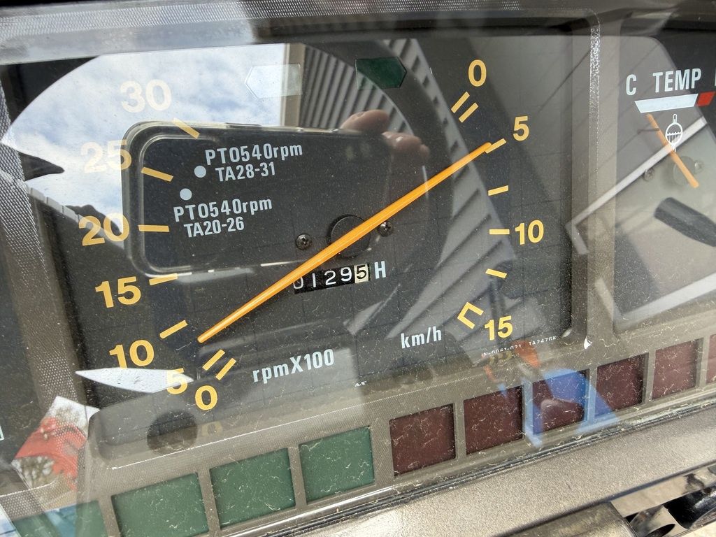 Iseki TA227 4WD 25 PK minitractor met frontlader / voorlader