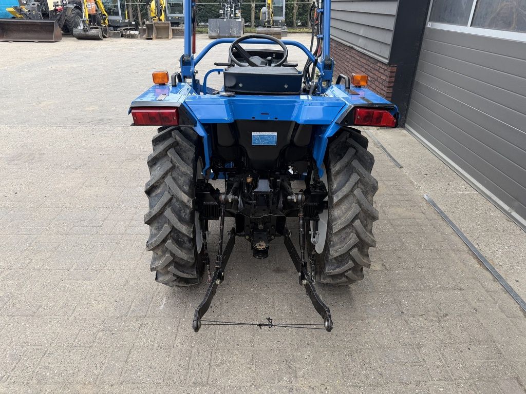 Iseki TA227 4WD 25 PK minitractor met frontlader / voorlader