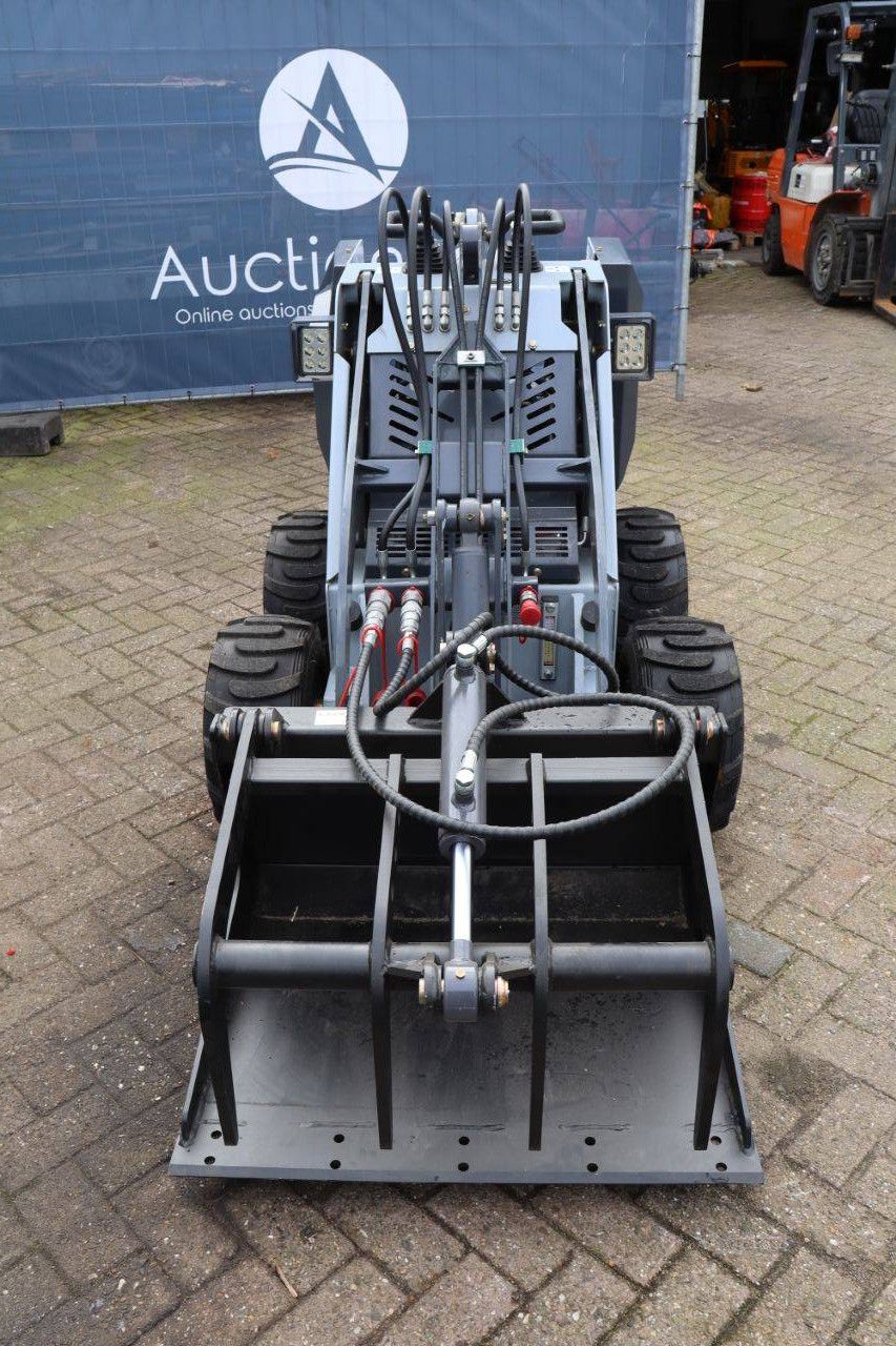 Skid steer loader CMH HT320 Petrol 13.5 hp 2025