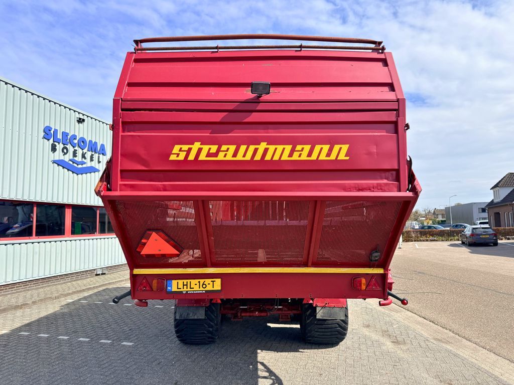 Strautmann Mega Vitesse 3 DO Opraapwagen