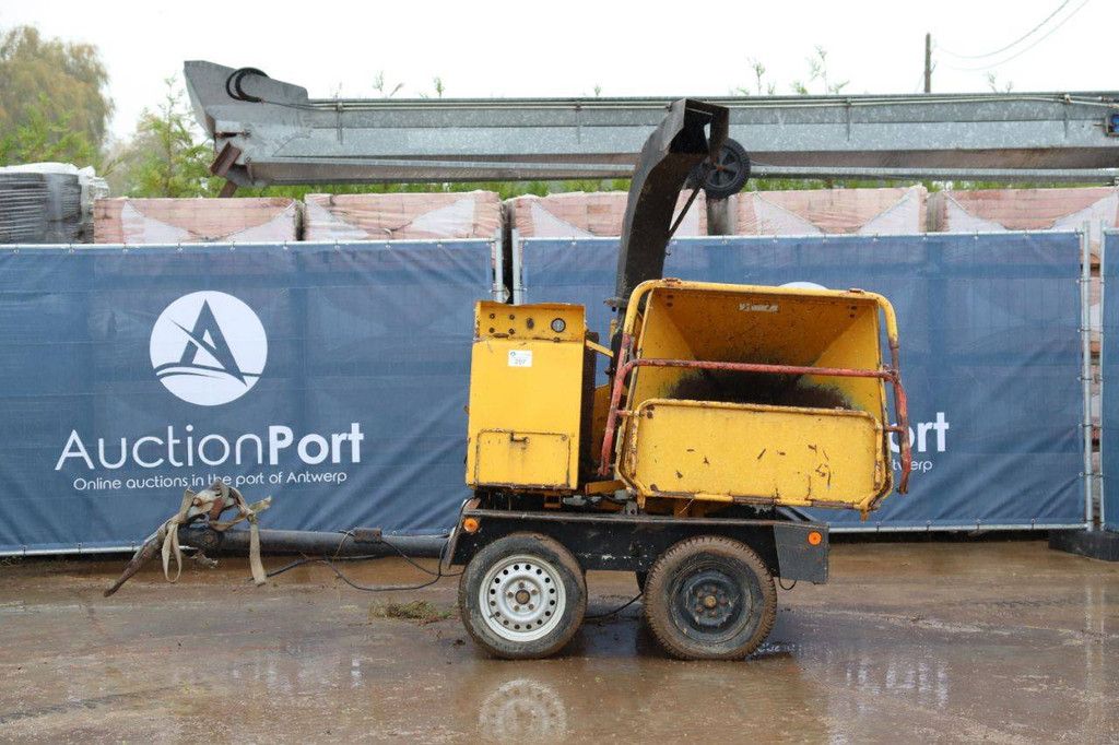 Schliesing Wood Chipper