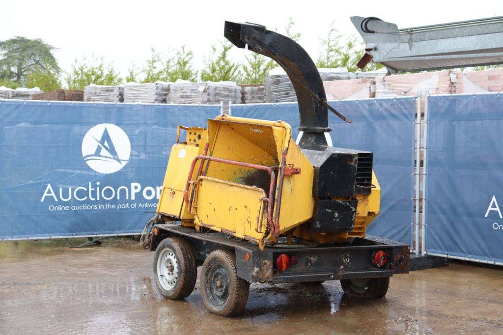 Schliesing Wood Chipper