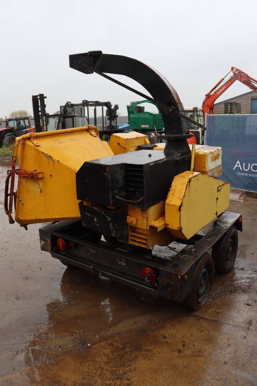 Schliesing Wood Chipper