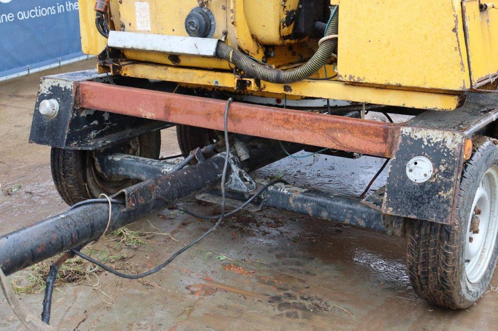 Schliesing Wood Chipper