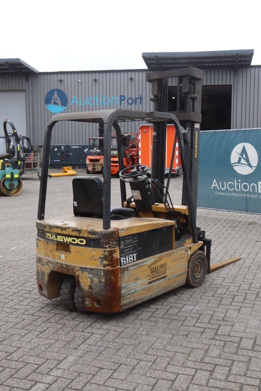 Daewoo B18T Elektrogabelstapler 1800 kg 4 m 1998