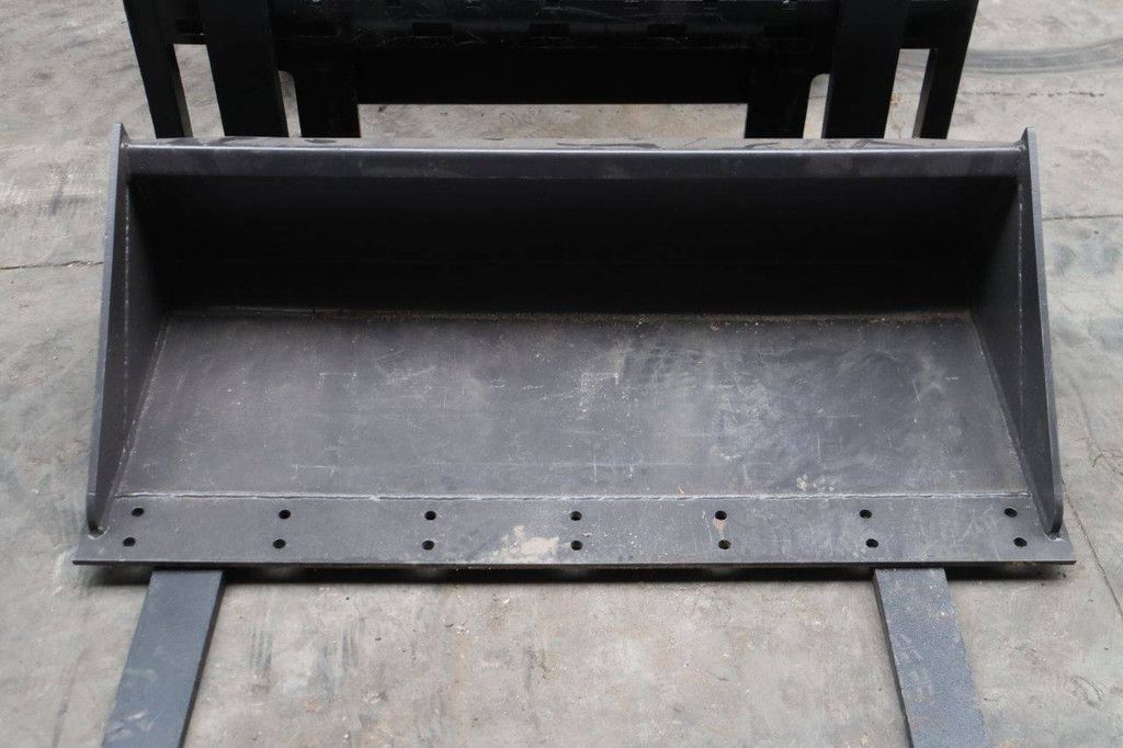 Skid steer loader S490R Diesel 14kW New