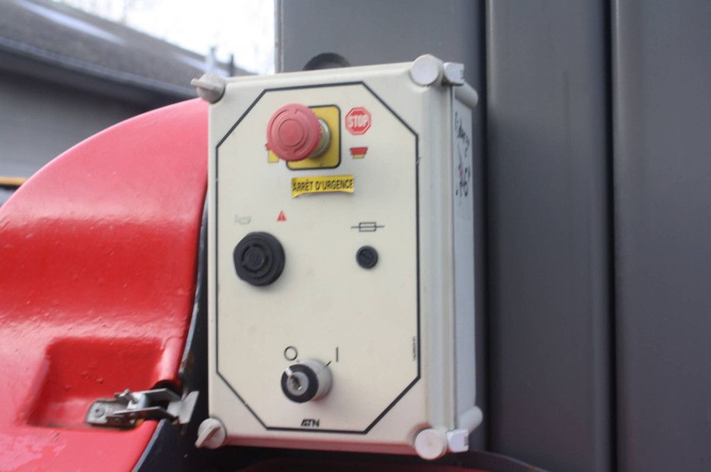 Gelenkteleskoparbeitsbühne AT PIAF 1100R Electric 2014