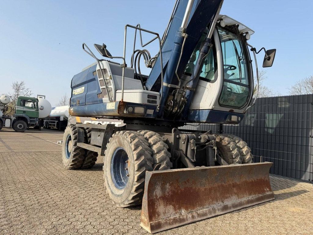 New Holland Kobelco MH PLUS C Diesel-Mobilbagger 2006