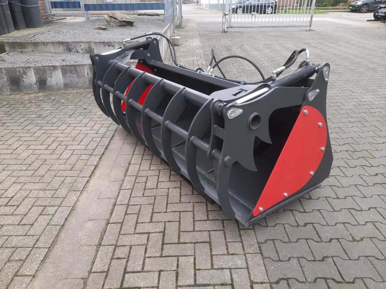 Pelikaanbak met Volvo L30 / Komatsu / Liebherr ophanging.