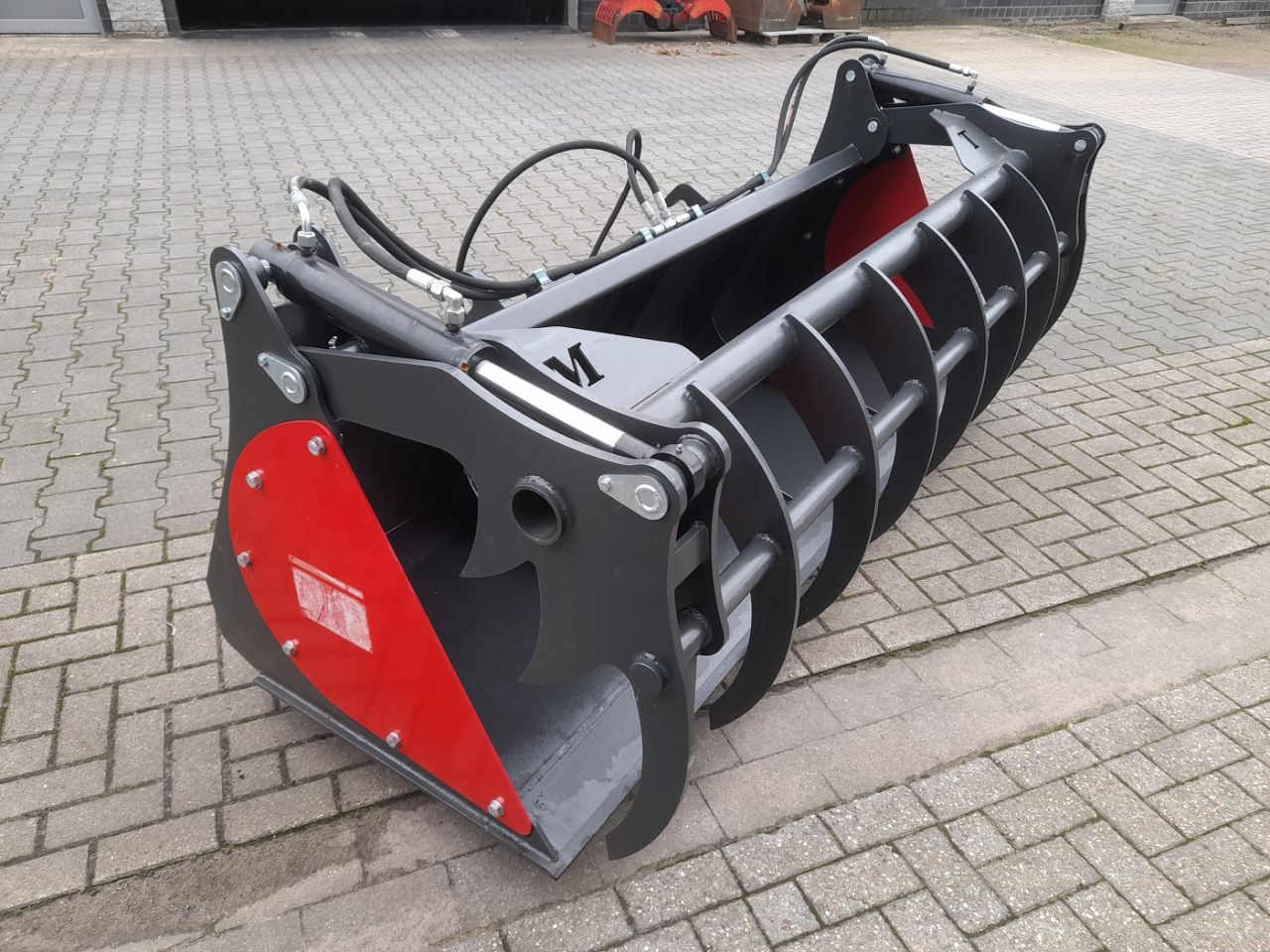 Pelikaanbak met Volvo L30 / Komatsu / Liebherr ophanging.