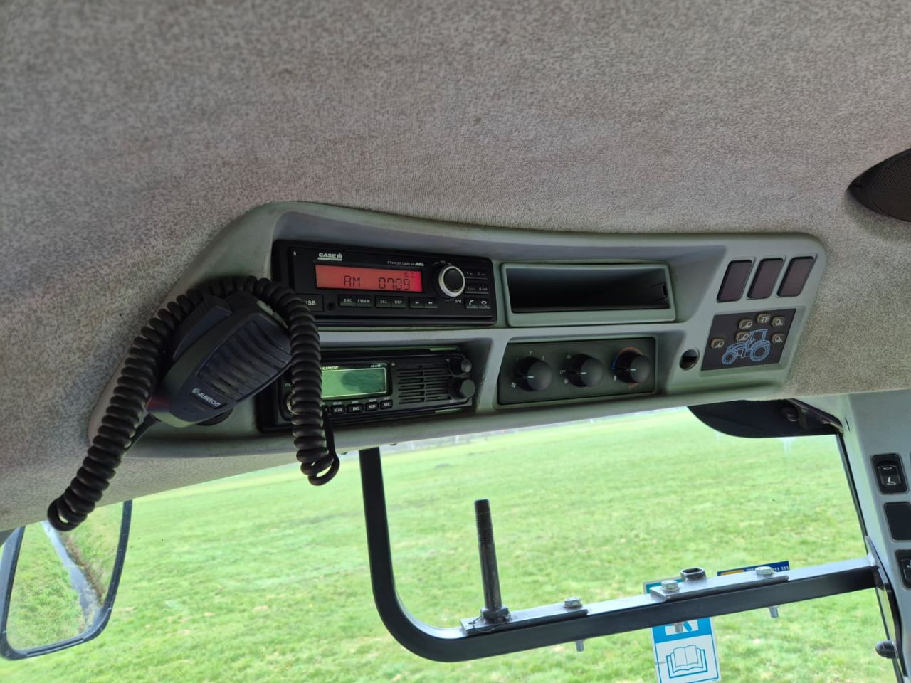 New Holland T 7 210 AC met fronthef / PTO