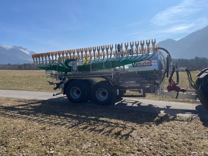 Vakutec 12000 Liter Vakuumfass mit 15 m Schleppschuhverteiler
