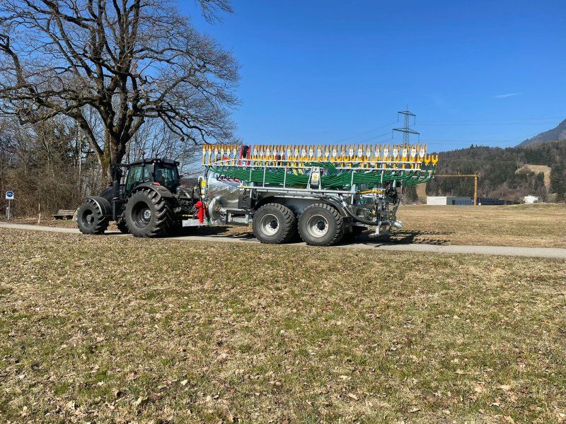 Vakutec 12000 Liter Vakuumfass mit 15 m Schleppschuhverteiler