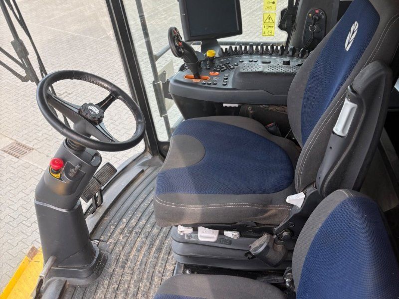 New Holland CR 9.80 *Raupe*